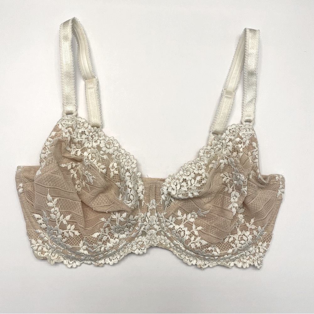 Wacoal Embrace Lace Underwire Bra 65191 in Sand Ivovy color Size 34DDD